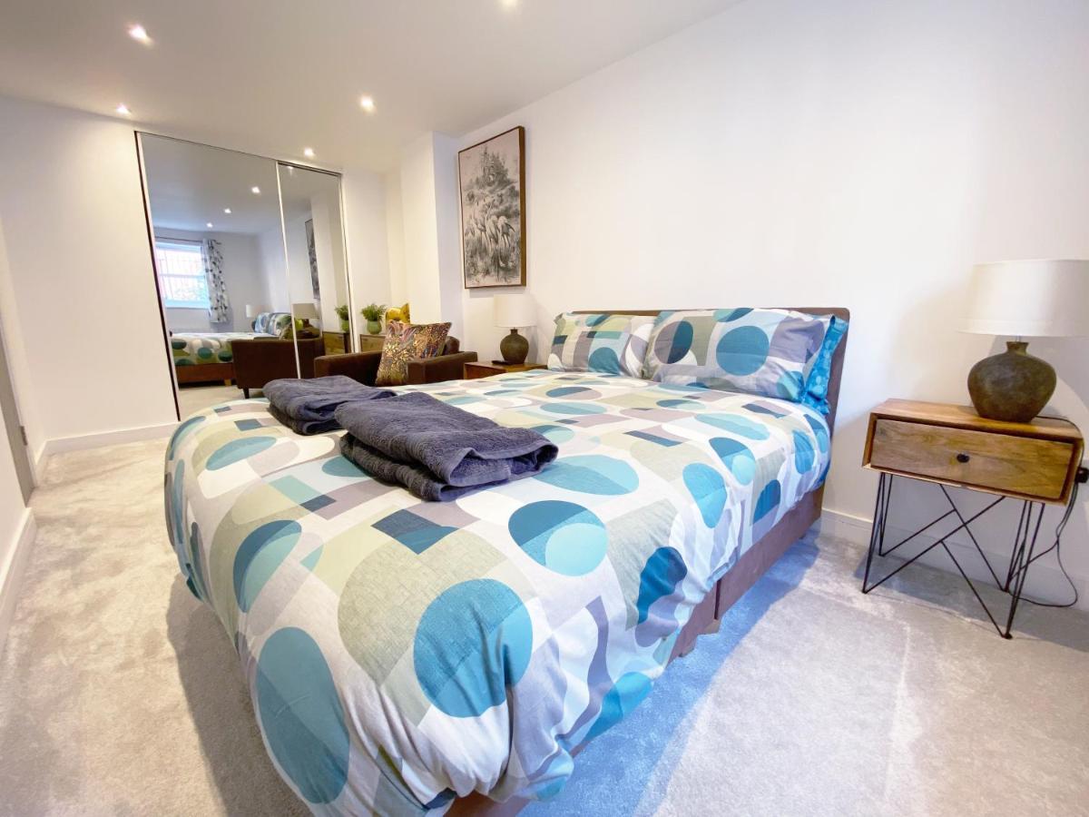 Apartment The Seaside Maisonette. Free Parking/close To Town